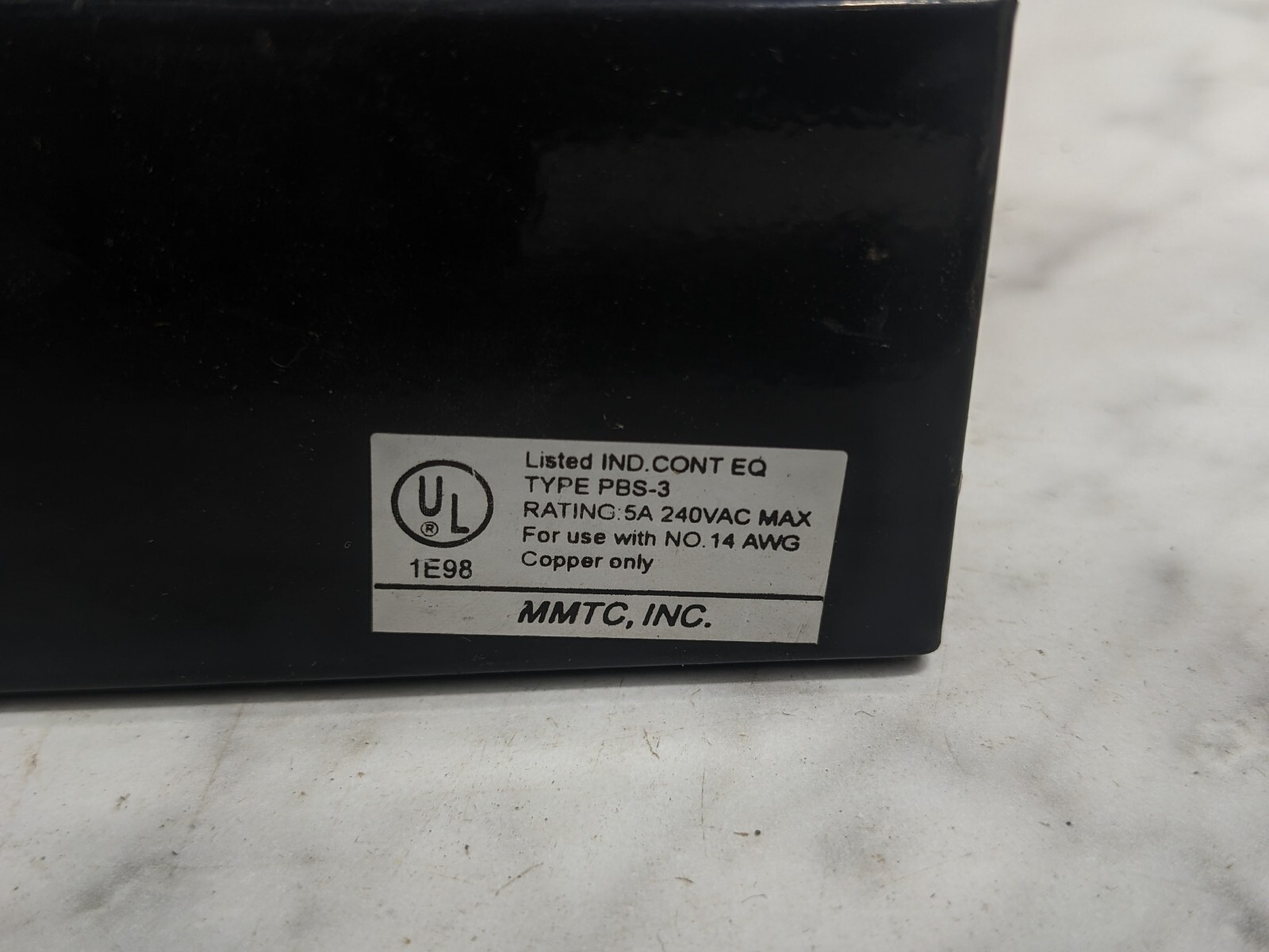 MMTC 5A 240V 3-BUTTON CONTROL STATION PBS-3 Commercial Garage Door Opener