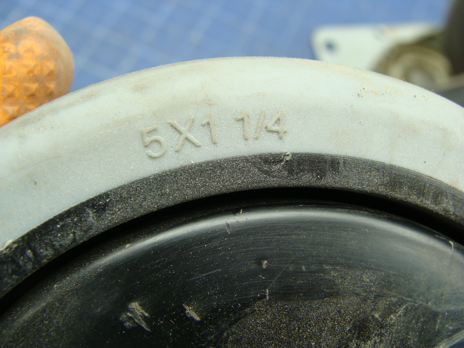 LOT OF 2 CREFORM FAULTLESS CASTERS TJ-130 5″ X 1-1/4″ BASE 5″ X 4″
