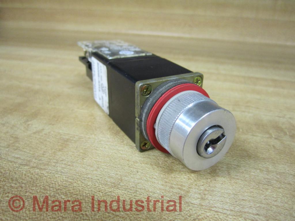 Allen Bradley 800MR-H34B Selector Switch W/O Key