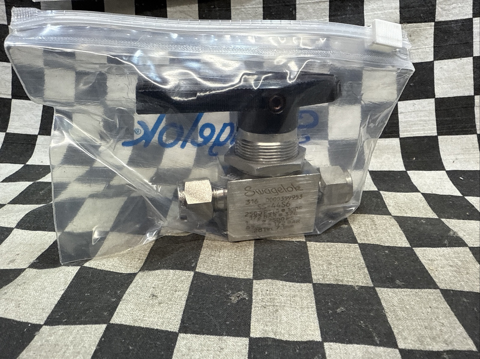 SWAGELOK SS-44S6, SS44S6, Ball Valve 3/8″ SHIPSAMEDAY#1373A17