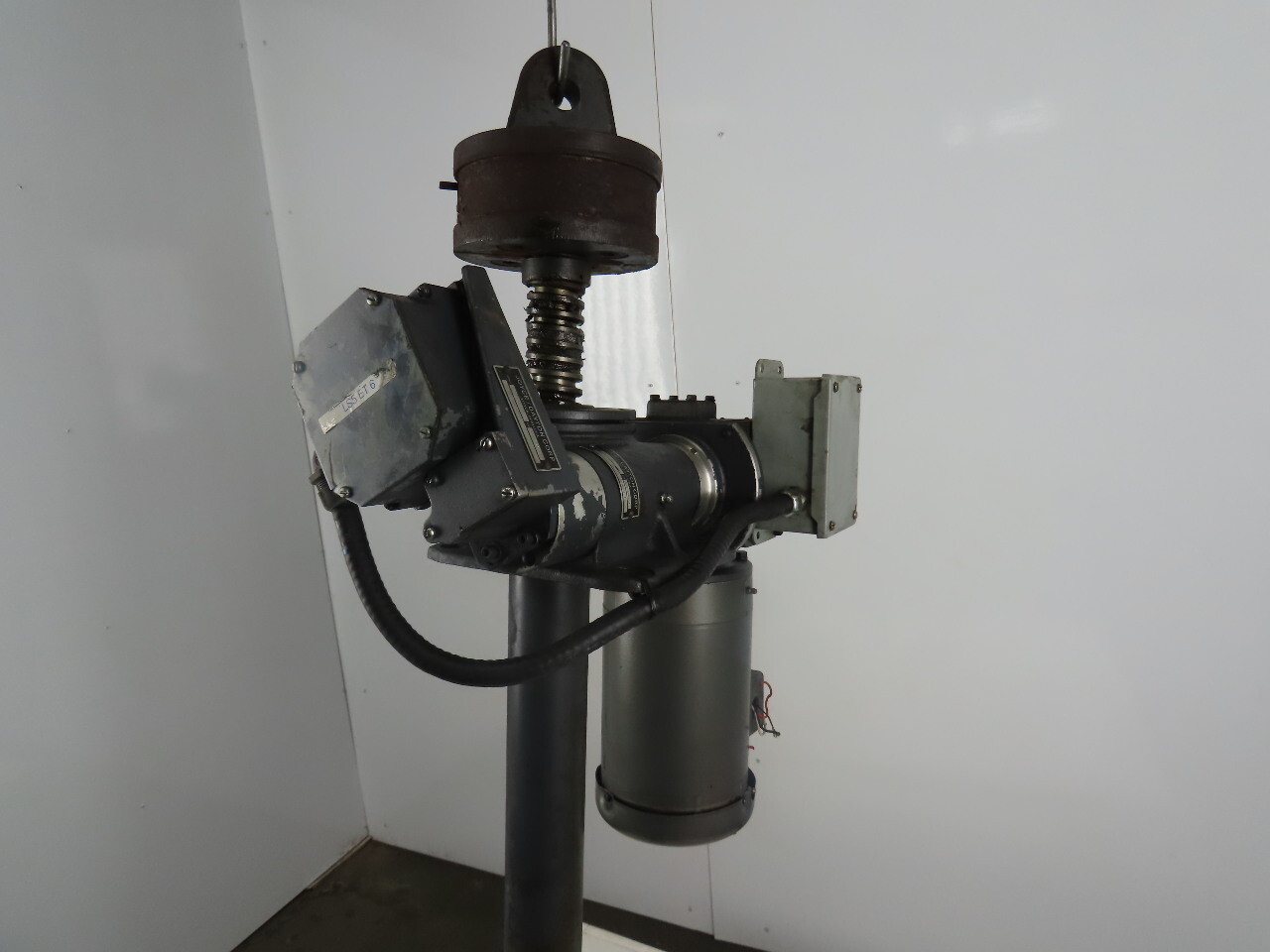 Joyce Dayton 10 Ton 36″ Machine Comdrive Screw Jack W/ 575V 3Ph Motor & Limit