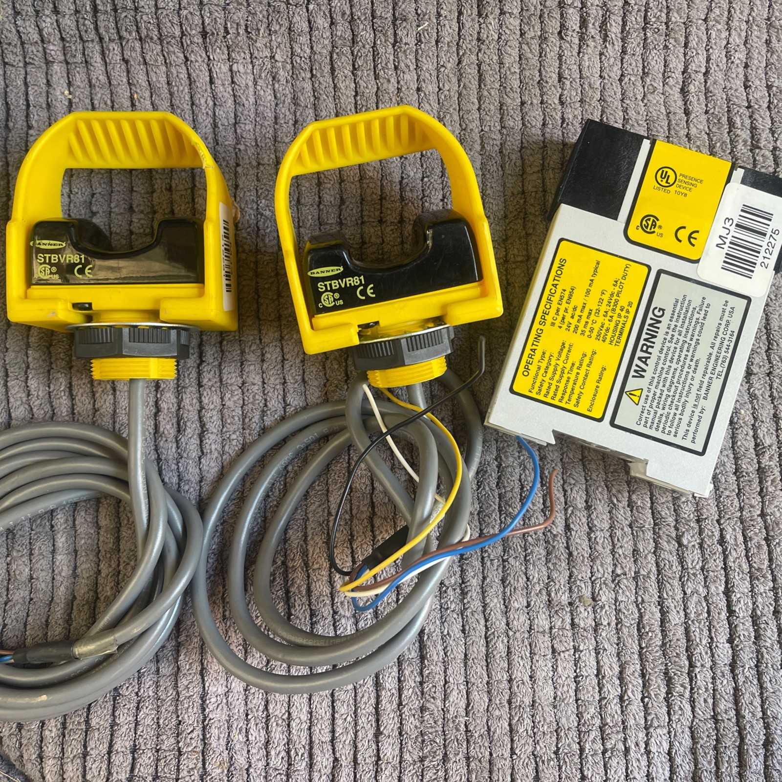 BANNER Sensing Device AT-FM-10K W/2x- STBVR81 TOUCH BUTTON #212275-L4