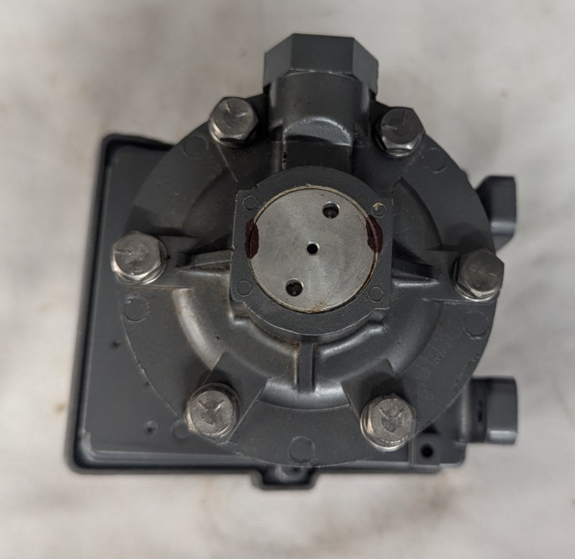 UNITED ELECTRIC J400K-456, 15A 0/20PSID, 277 Vac – New w/o box!