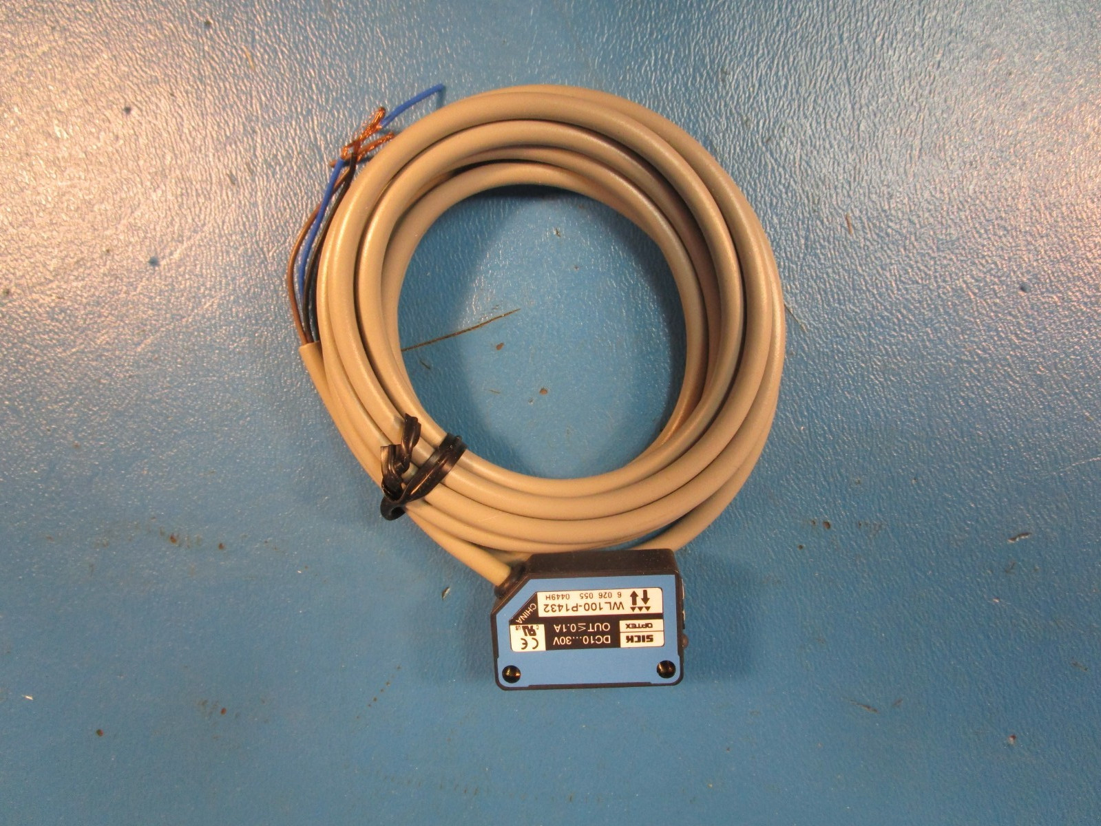 Sick WL100-P1439 Photoelectric Retro-Reflective Sensor