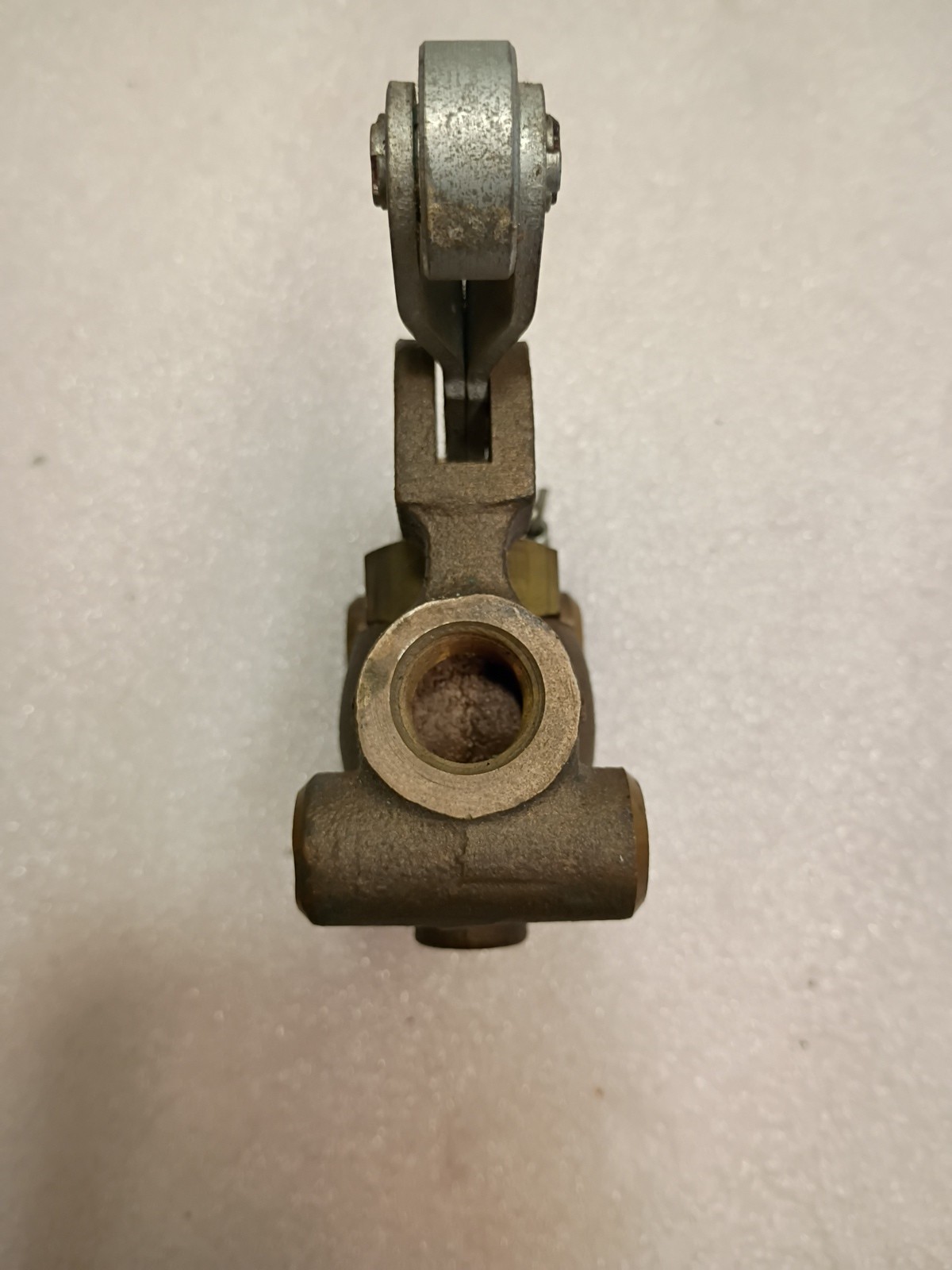 NEW SCHRADER BELLOWS 034150099 2 WAY CONTROL VALVE W/ ROLLER