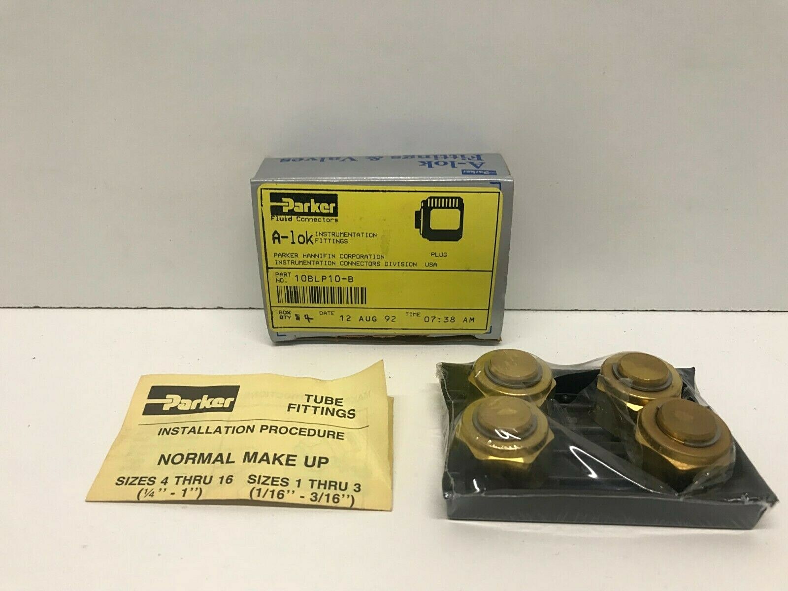 BOX OF 4 NEW PARKER 5/8″ TUBE BRASS PLUGS 10BLP10-B