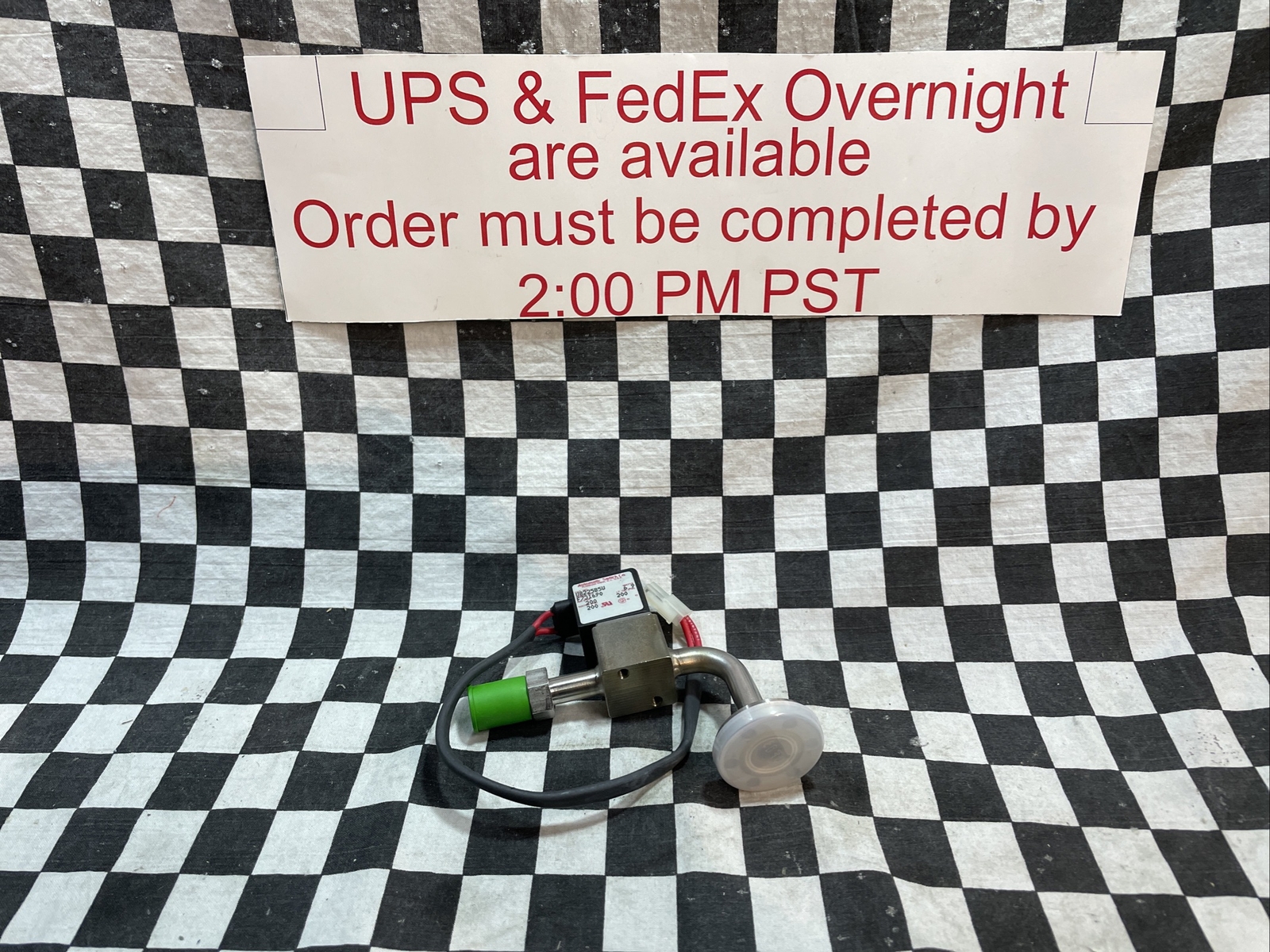 Asco Sub-miniature U8225B5V, 1/4″ MVCR x 1-1/3″ CF, 400115-142D, #126AP