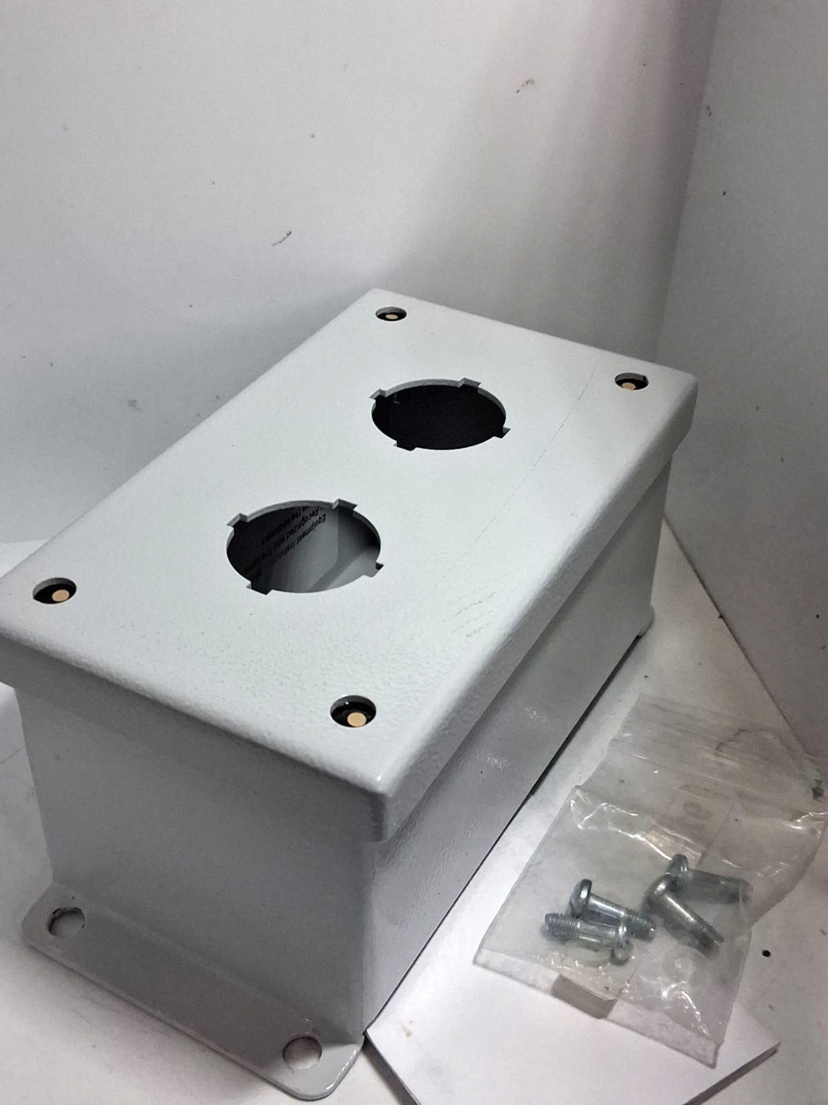 RITTAL 8017646 PUSHBUTTON ENCLOSURE 2 HOLE METAL LIGHT GREAY NNB