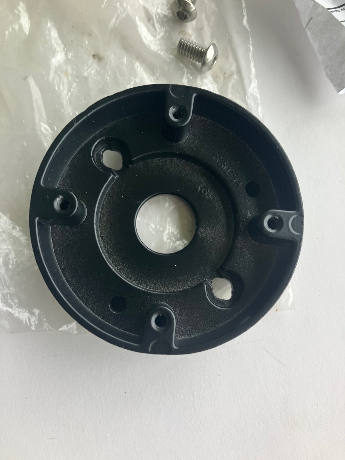 BDPM3-B: Polara Round Bulldog Universal Mount Black