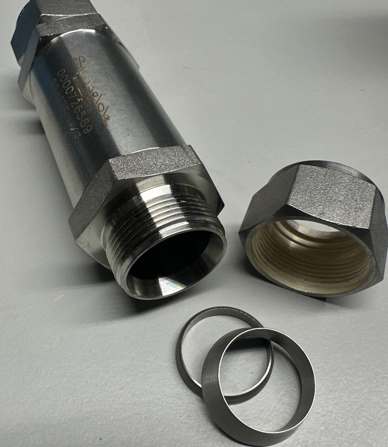 Swagelok SS-12C-1/3 Poppet Check Valve 3/4” Tubing OD, 1/3 PSI Cracking, SS 316