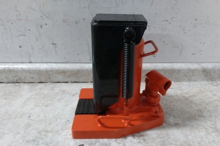 Power Team J106T 10 Ton Load Capacity 18-3/4 In Max Lift Hydraulic Toe Jack