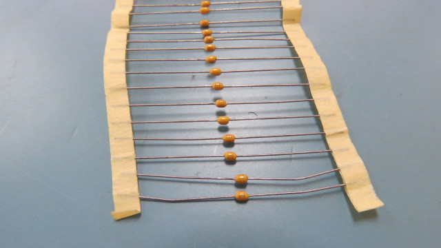 AVX SA101A201FAA Qty of 100 per Lot Multilayer ceramic Cap MLCC Leaded 100V 200