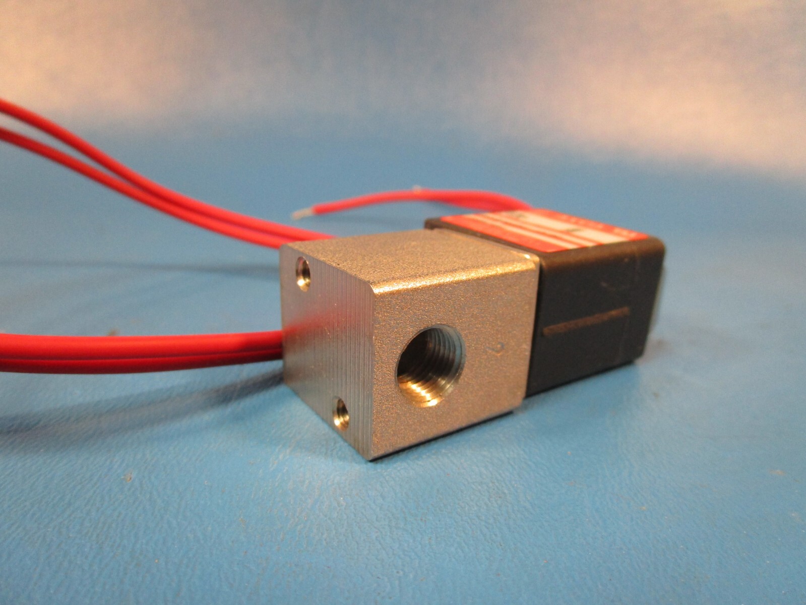 ASCO U8225B008V 12VDC SOLENOID VALVE. 20PSI AIR/ 20PSI WATER / 20 L-OIL