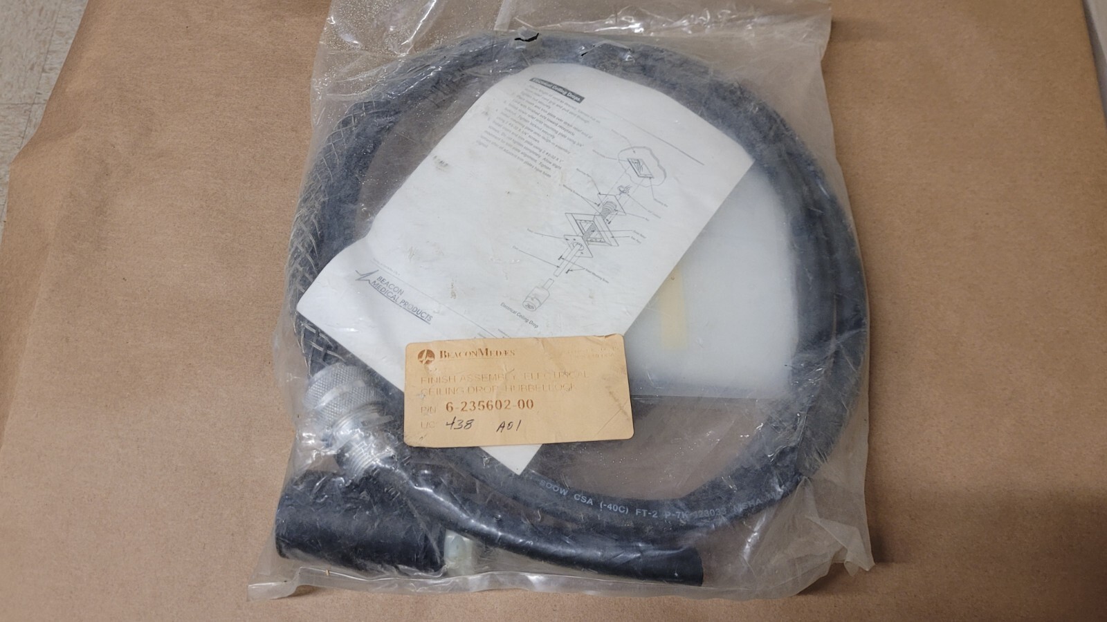 NOS Beacon MedAes 6-235602-00 Electrical Ceiling Drop Cable w/ Hubbellock U5-RW
