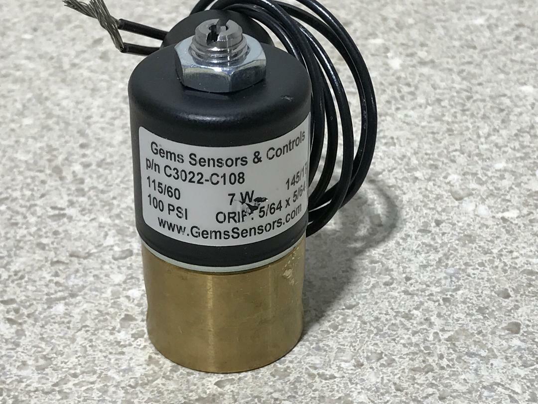 Gems Sensors C3022-C108 100PSI NEW
