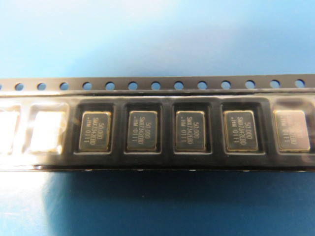 H.M.I SMX7342EBD50000MHZ Qty of 4 per Lot CRYS SMD 50.000 MHZ