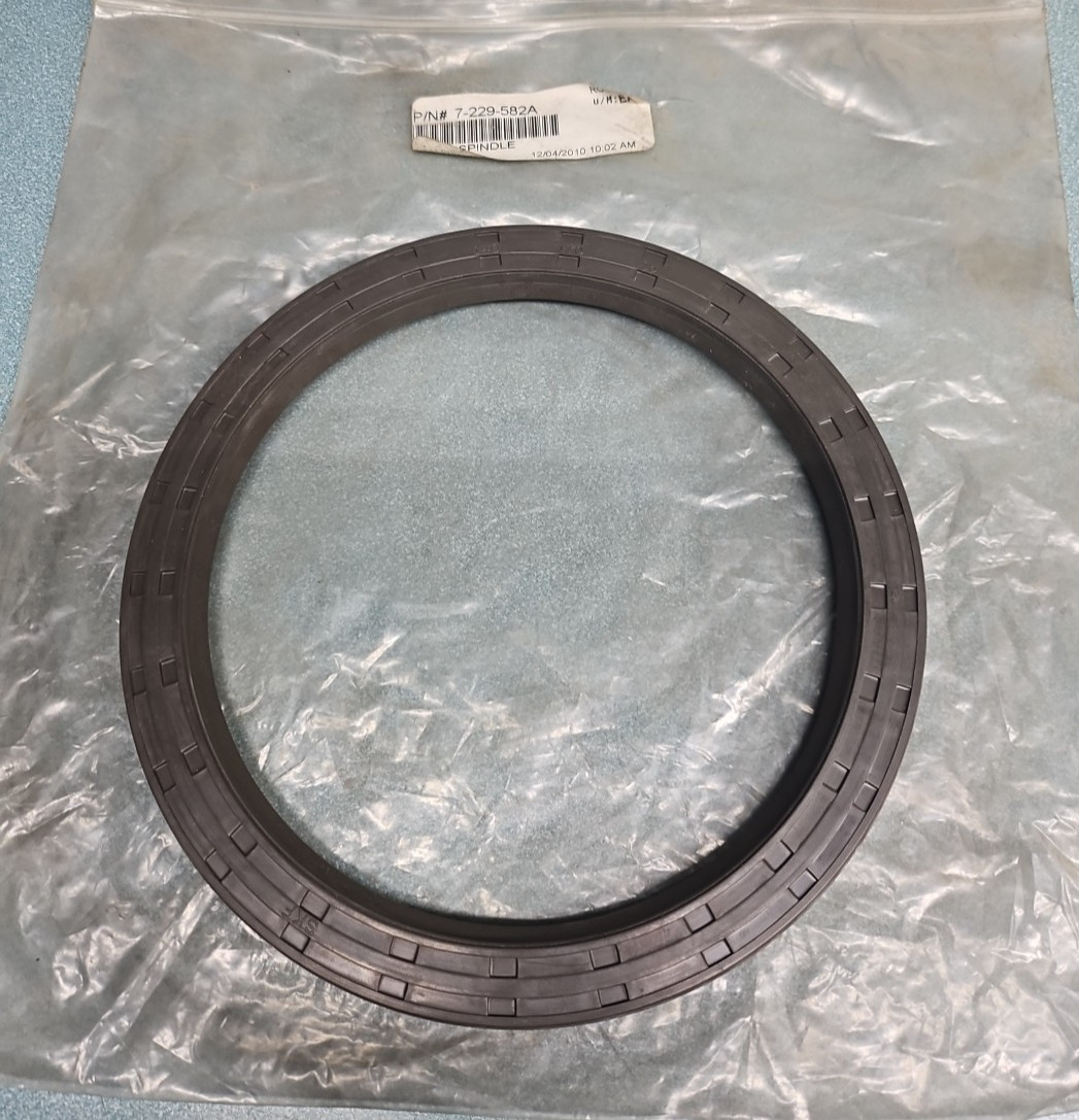 NEW SKF 140X170X15 OIL SEAL TEREX 7-229-582A
