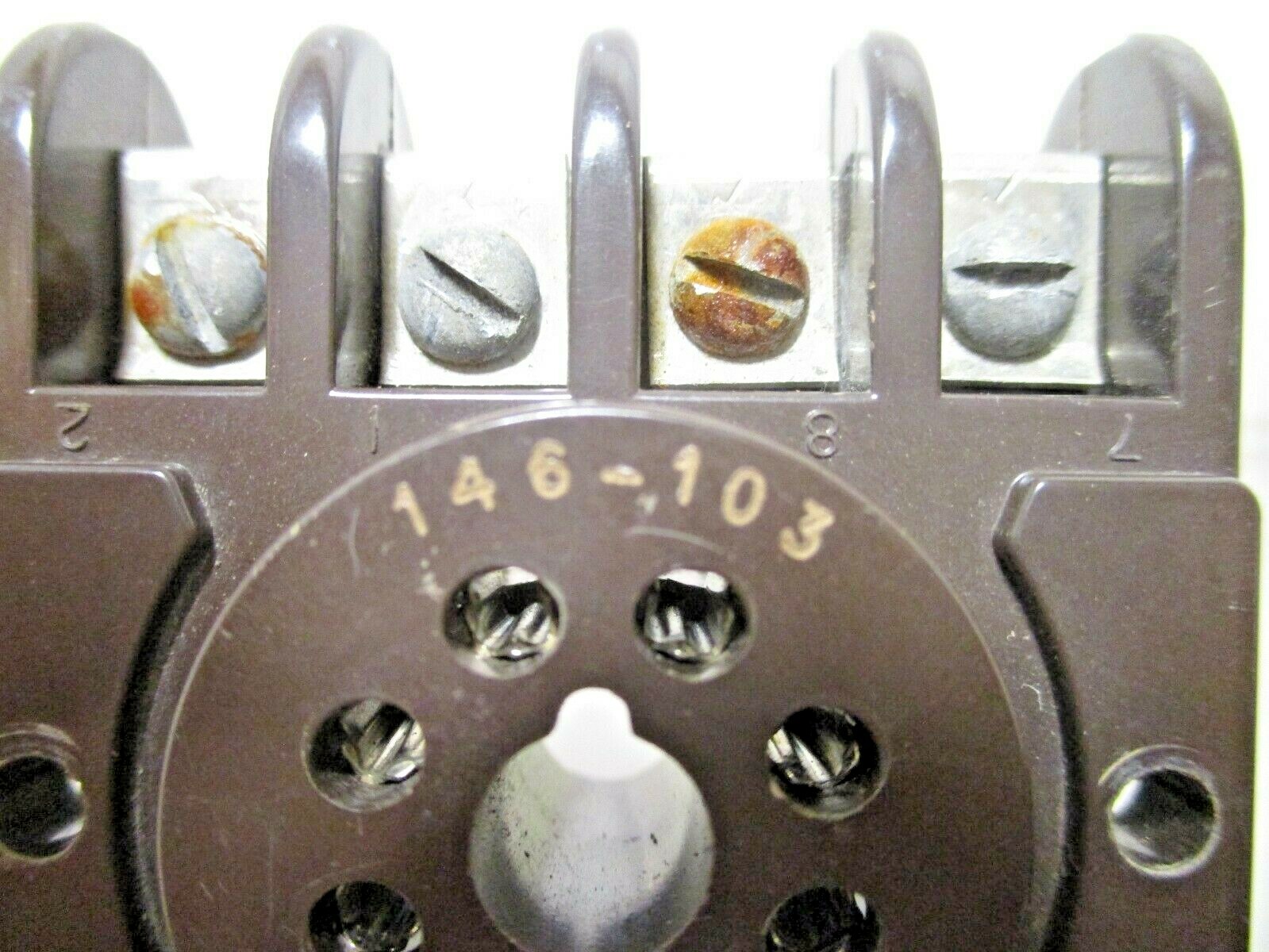 Sigma 50R02-115AC-SC0 28VDC/115VAC Relay with Socket 146-103 Amphenol
