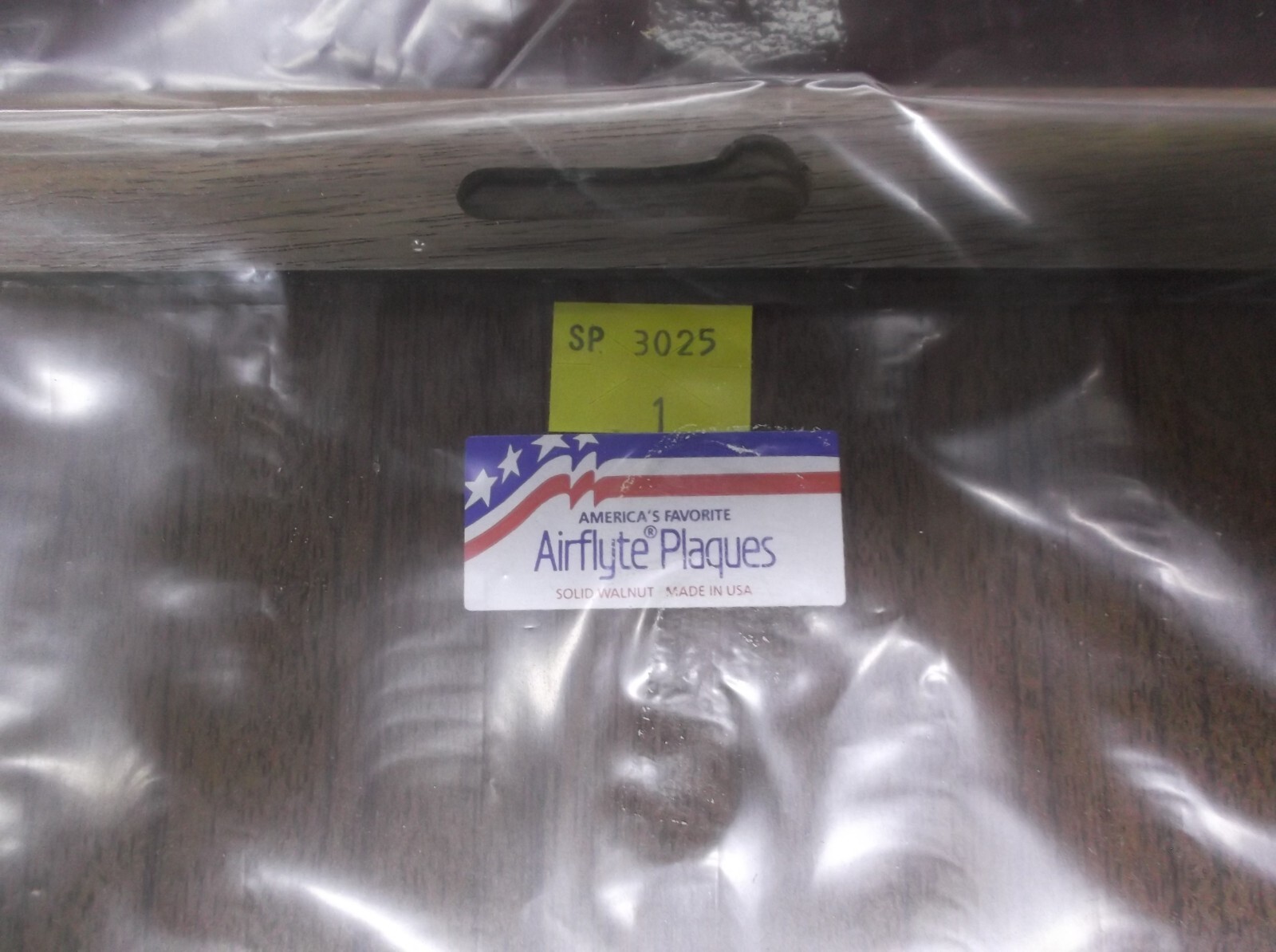 SP3025 AIRFLYTE plaque 10 x 12 walnut black velvet brass plate trophy parts