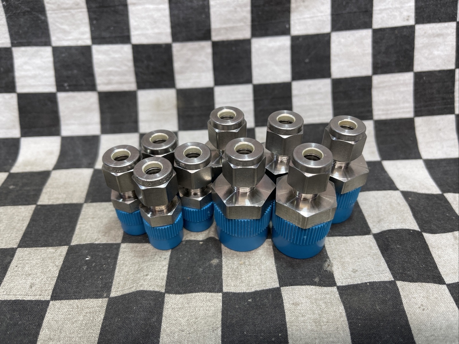 SWAGELOK SS-400-1-8, SS-400-1-4, MALE CONNECTOR 1/4″ TUBE, LOT OF 9#1606V17