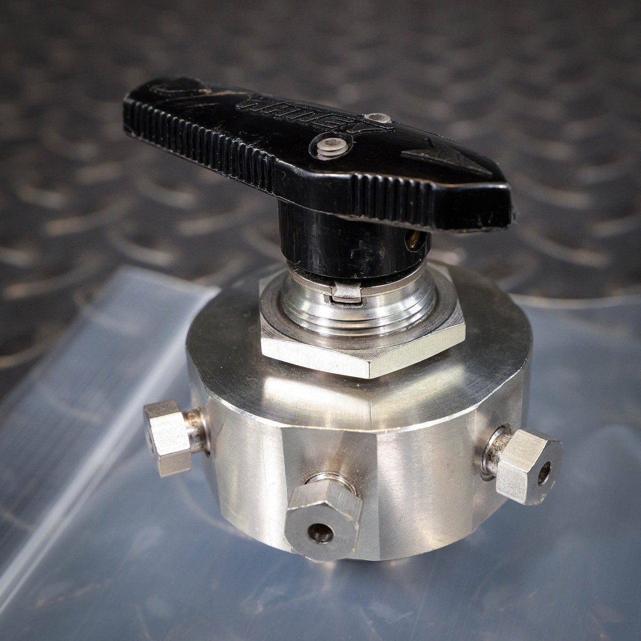 Whitey by Swagelok SS-43Z6FS2 Stainless Steel 7-Way Ball Valve