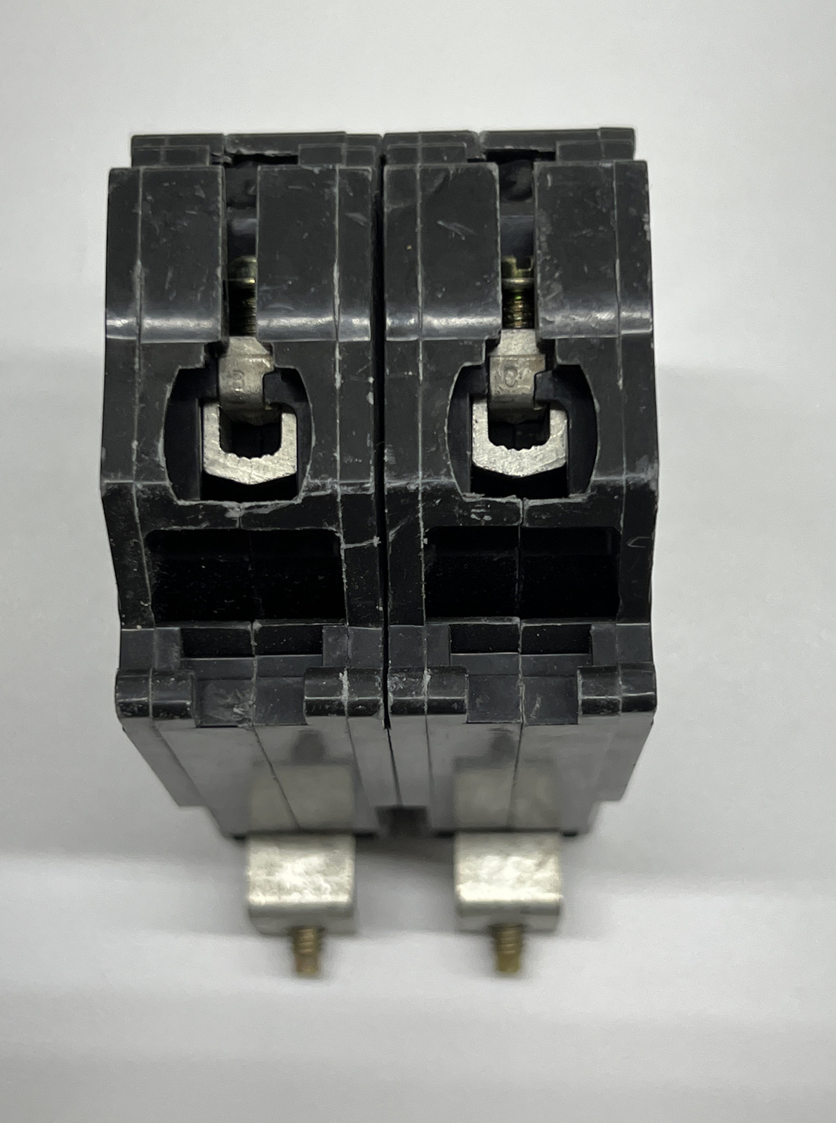 GE GENERAL ELECTRIC E-11592 RT-690 THQB 2-Pole 20A Circuit Breaker (BK106)