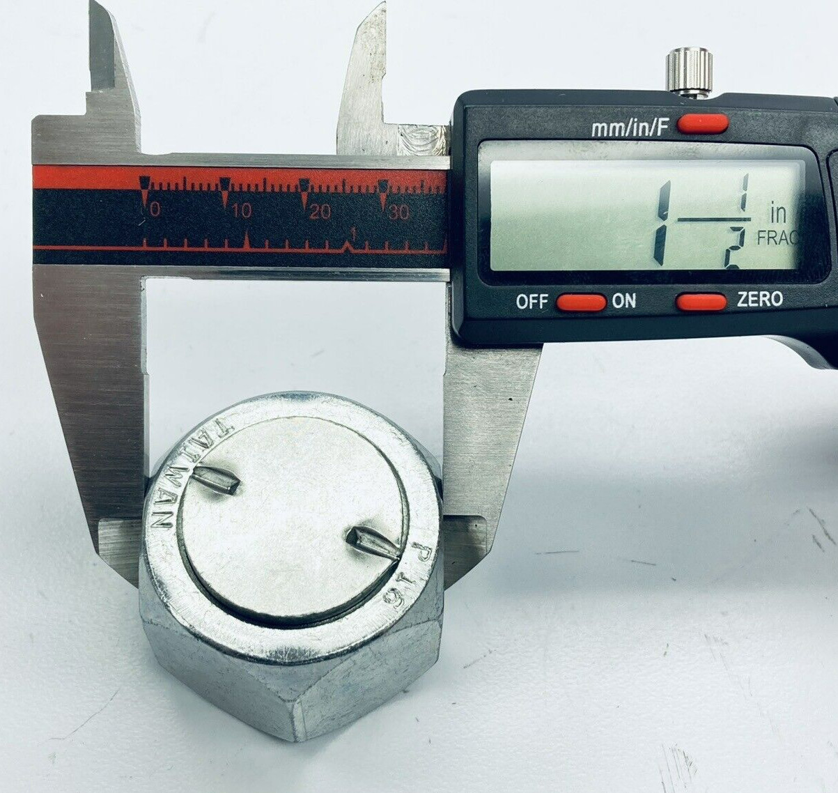 2 SETS OF UNUSED PARKER SMA-16 1-5/16″ HEX PLUGS FOR HYDRAULICS MALE & FEMALE