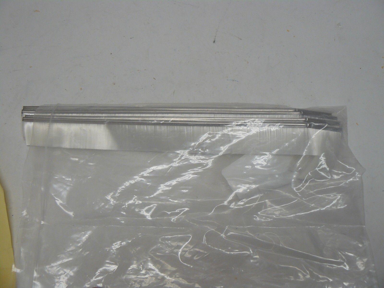 Disco Hi-Tech America MOGAH18402C brush for V door right side lot of 5 new