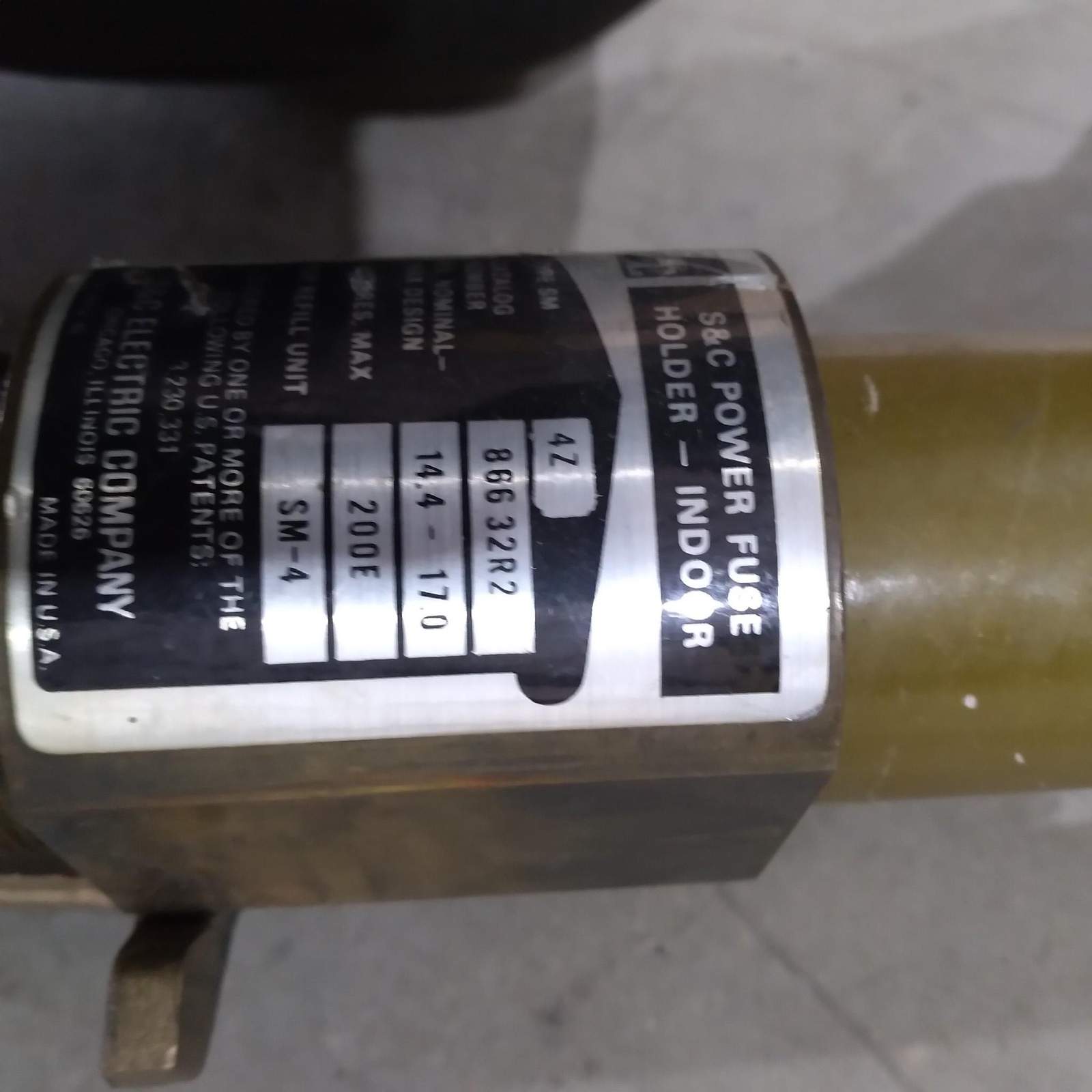 S & C POWER FUSE HOLDER-INDOOR 4Z 866 32R2 14.4-17.0KV 200E SM-4