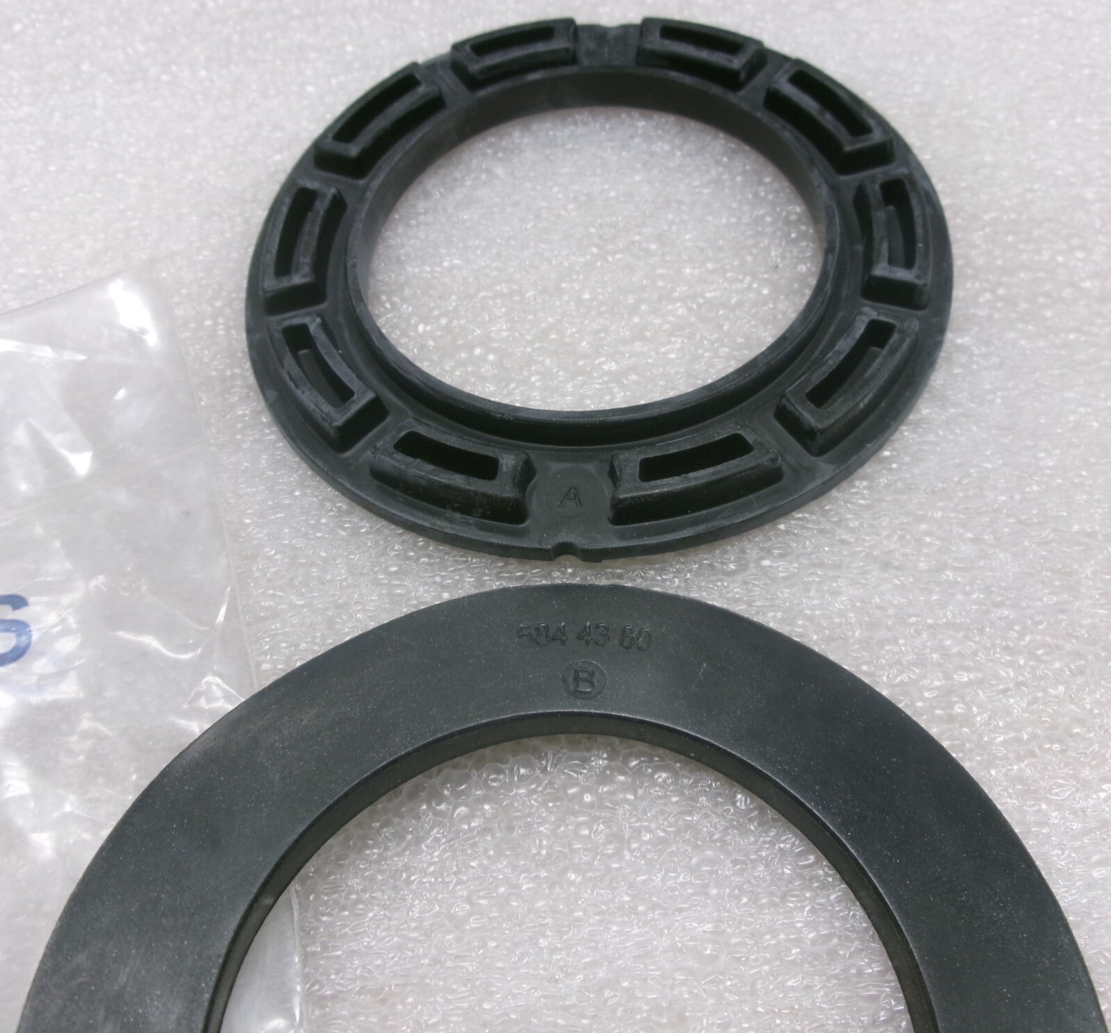 Husqvarna 584 43 79 & 584 43 80 Lining Bearing Housing K770 / K1270 #749P