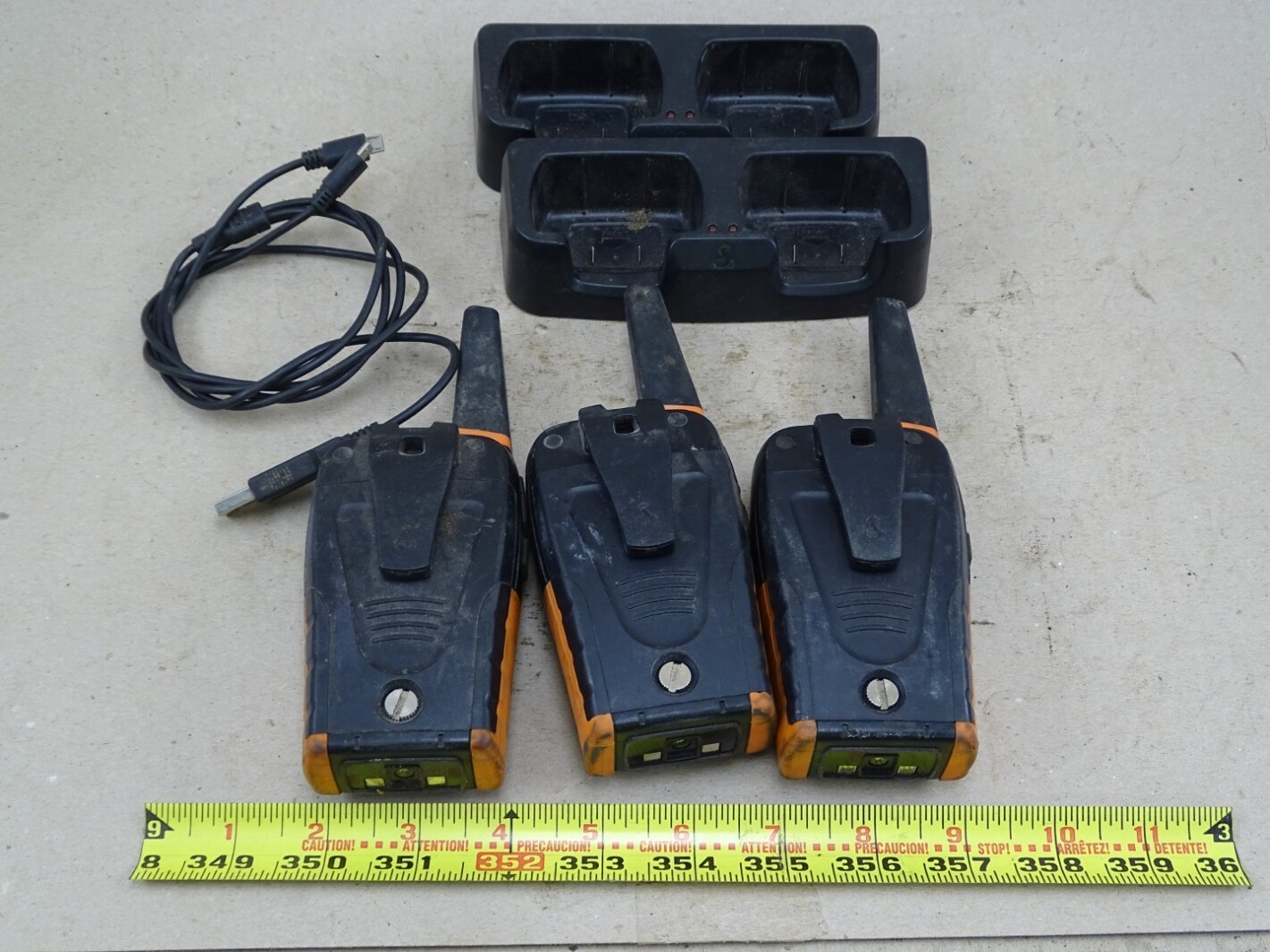 Cobra 3 MicroTalk 2-Way Radios & 2 Dual Charging Docks 22 Channels, ACXT645HD