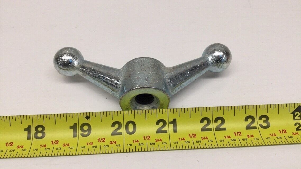 McMaster Carr 65115K33 Machine 2 Handle 1/2″-13 Center Thread 4-1/2″ W Zinc Plt