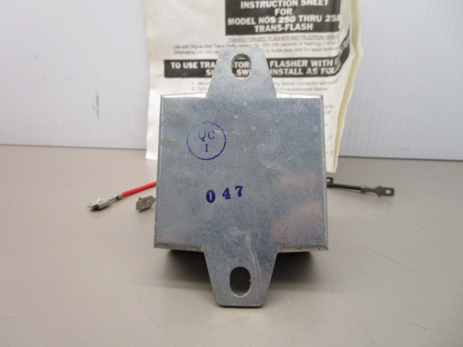 Signal-Stat 252 Trans-Flash Vehicle Flasher 12-Volt / Neg-Ground Model 3232