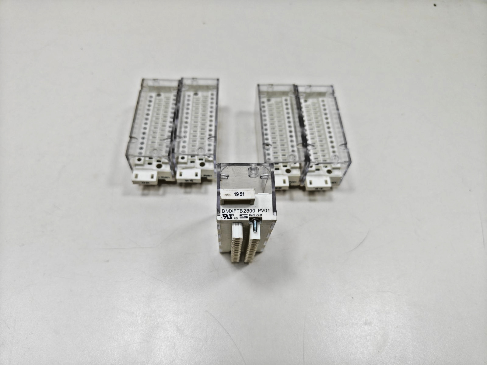 (5Pcs) BMXFTB2800 Schneider Electric 28-Pin Removable Caged Terminal Blocks PV01