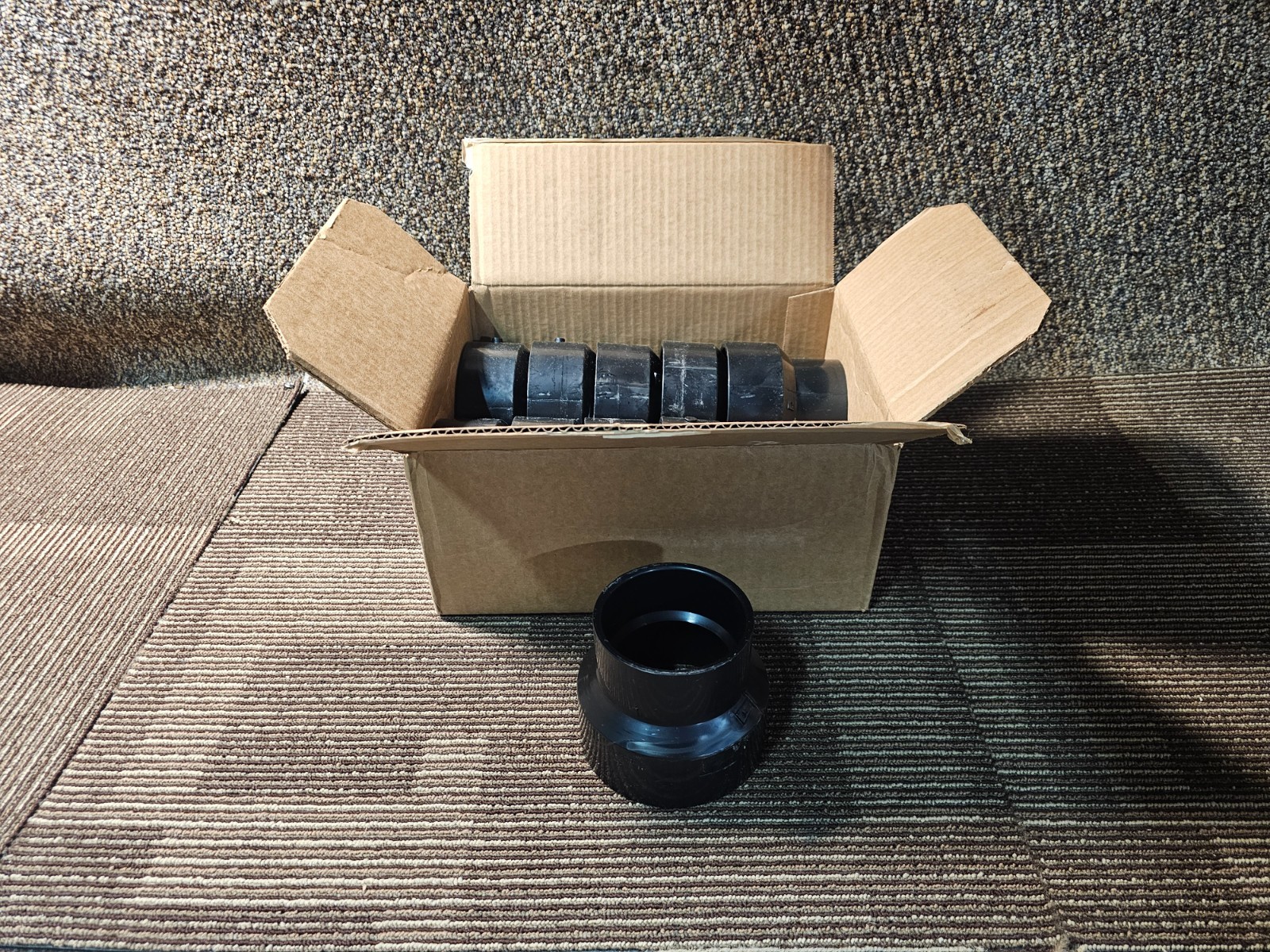 (QTY 10) NIBCO I010000 5801 4″ x 3″ Hub x Hub ABS DWV Reducing Coupling, Black