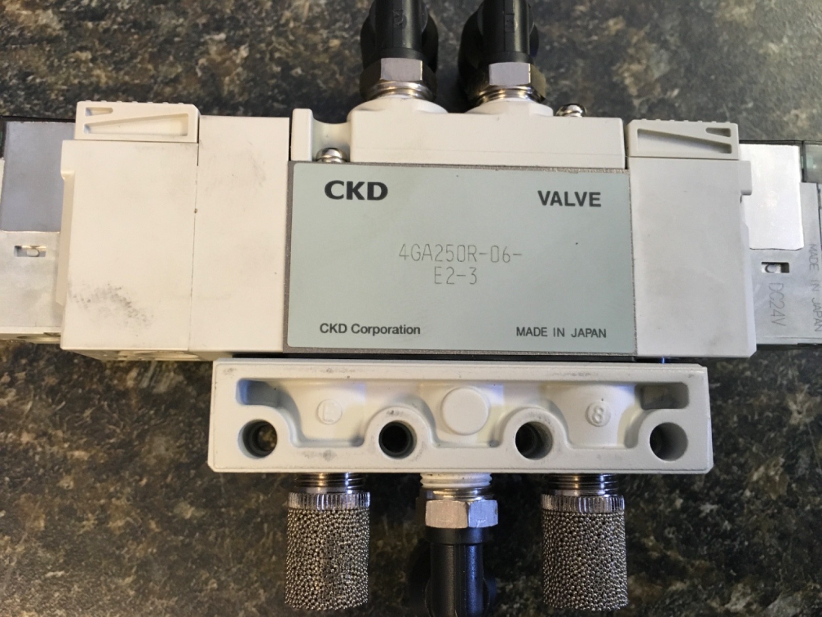 CKD 4GA250R-06-E2-3 Solenoid Valve (KB)