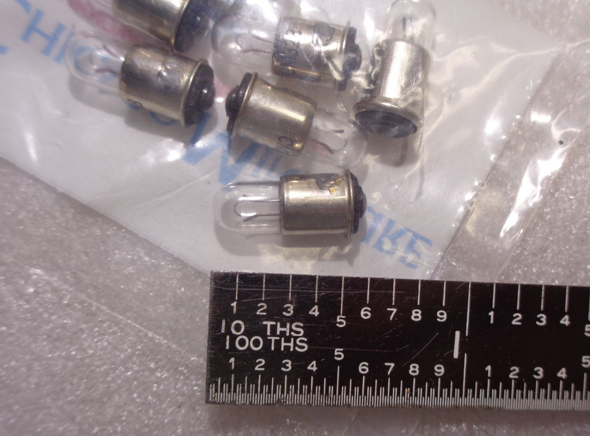 CHICAGO MINIATURE LAMPS INSTR. LIGHT BULBS CM328 / 328 SET OF 10 EACH NEW