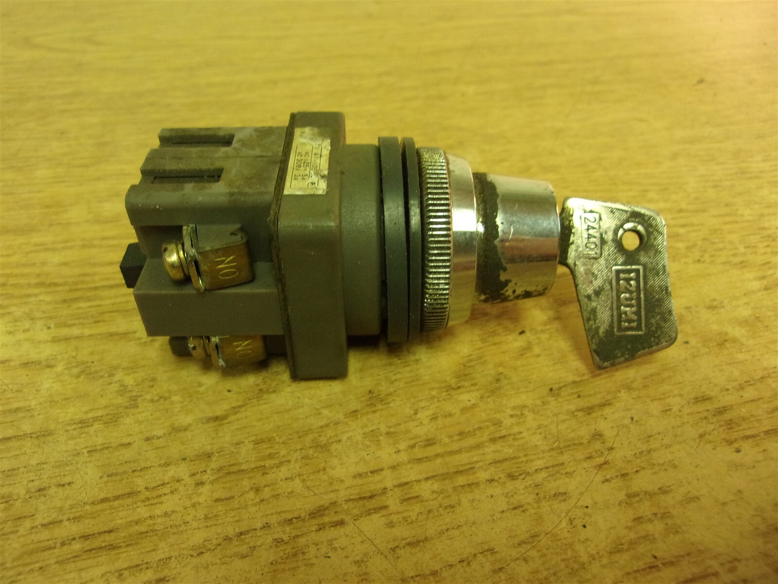Izumi 24401 600V Selector Switch *FREE SHIPPING*
