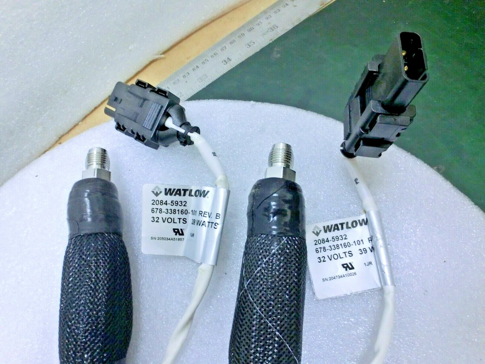 2x LAM Research 678-338160-101 32Volts 39Watts heater Assy,Watlow 2084-5932&7820