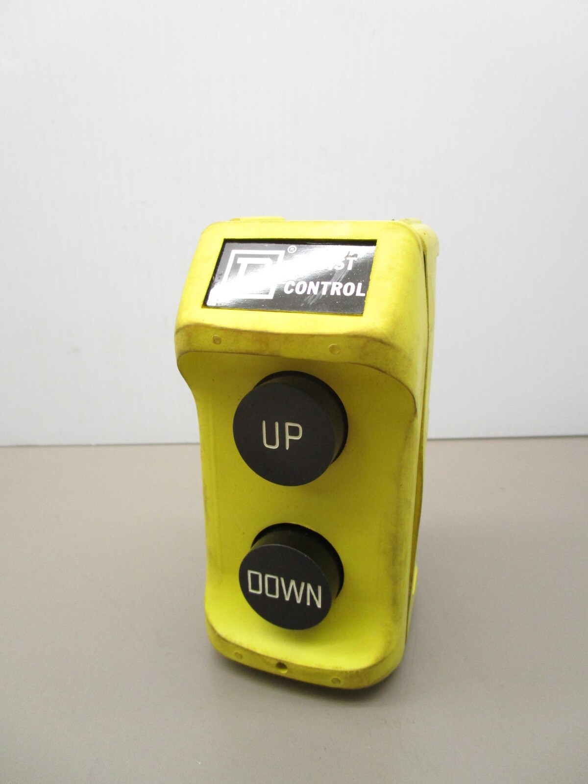 Square D 73170 B-62Y 2-Button Hoist Control Enclosure Yellow Molded Rubber Case