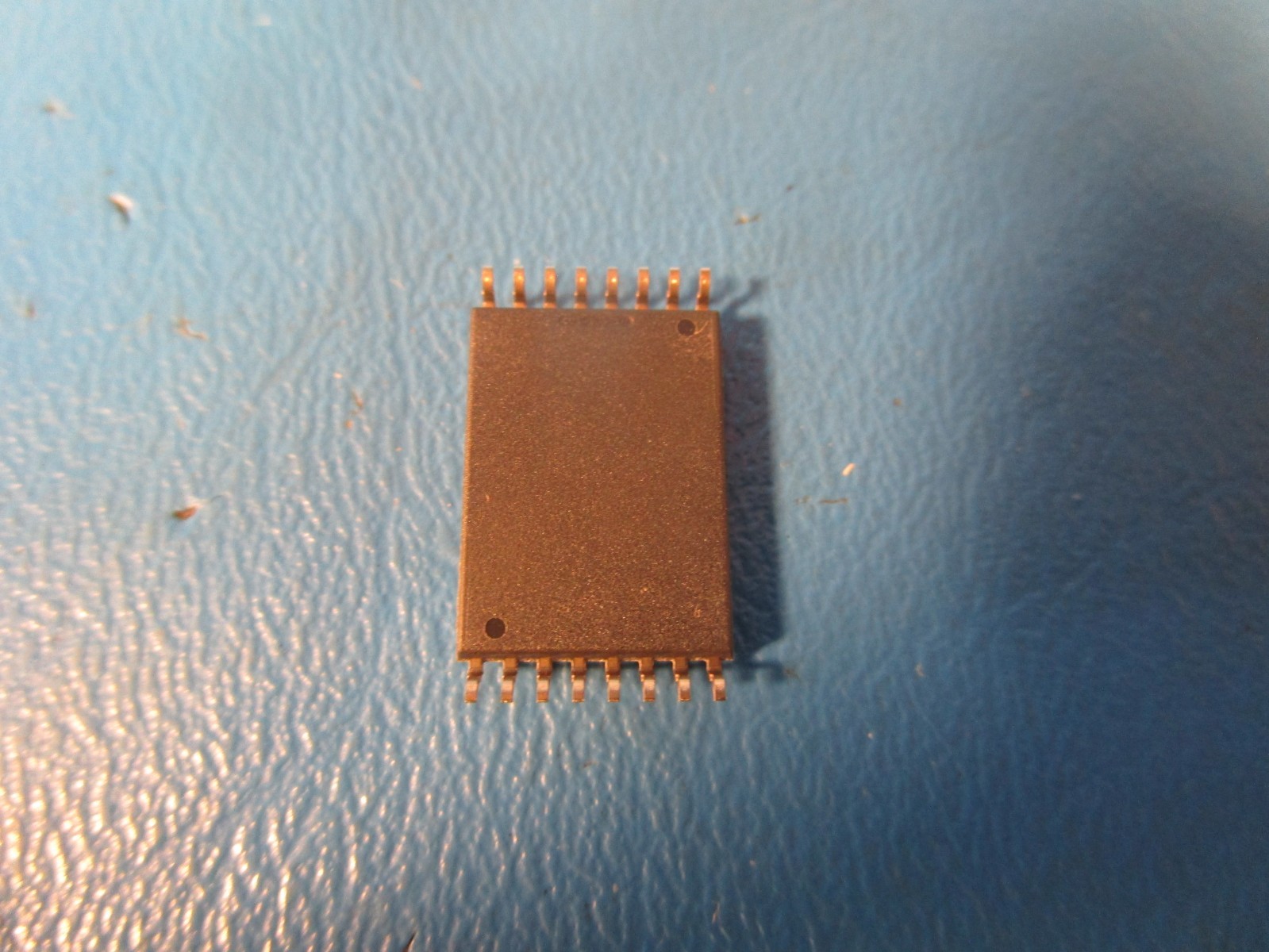 LOT OF 10 Texas Instruments ISO7831FDWWR, General Purpose Digital Isolator 5700V