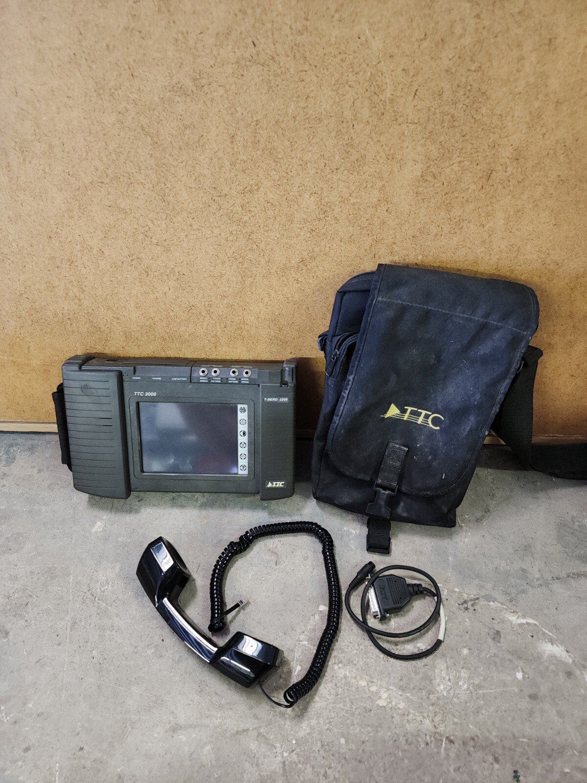JDSU TTC-2000 UIM w/ T-Berd 2209 Analyzer Cables Case