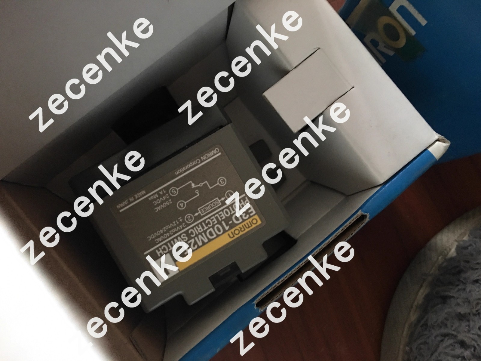 E3D-10DM2T – Photoelectric Sensor Switch
