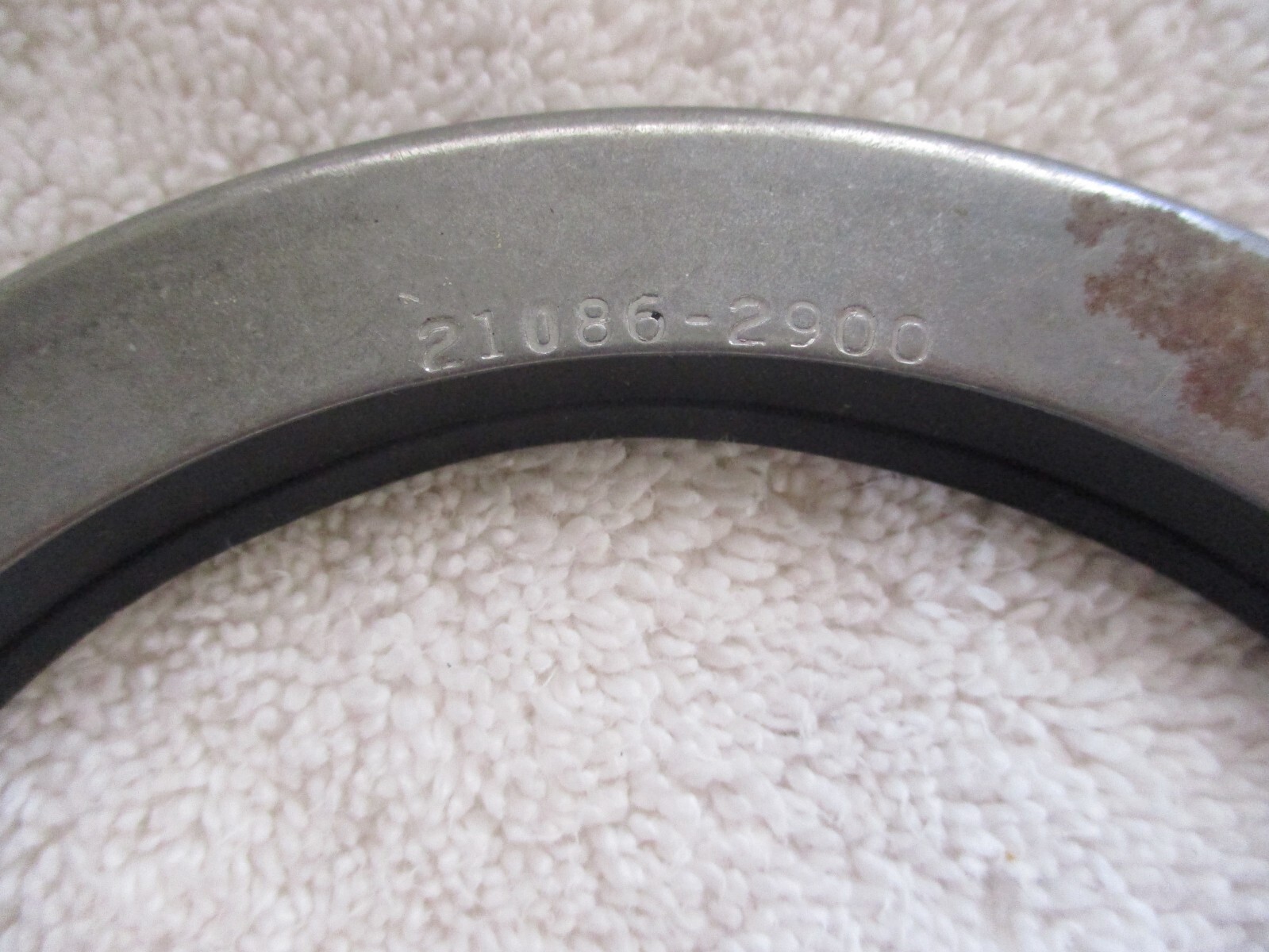NIB Garlock Klozure Oil Seal 21086-2900