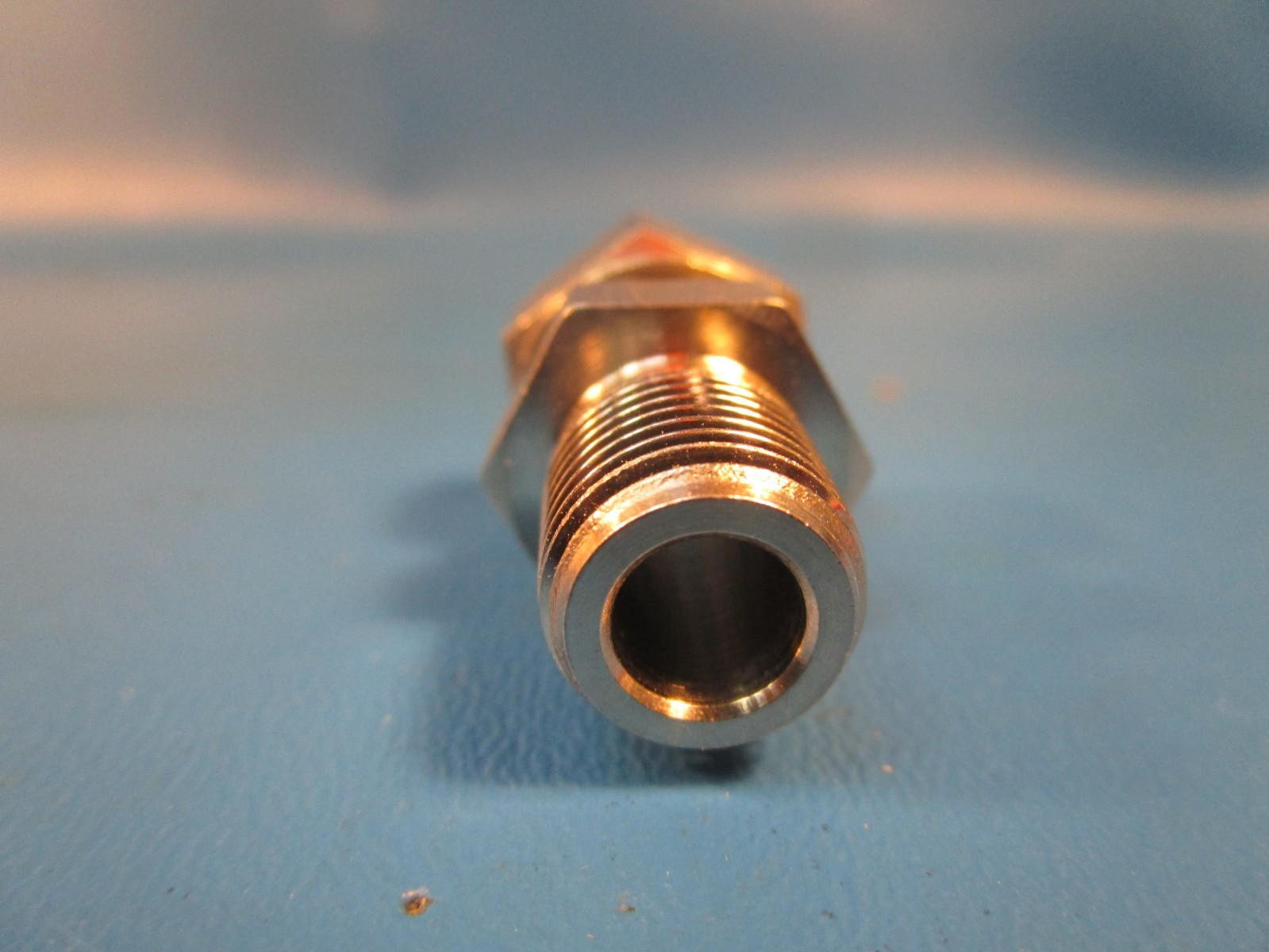 LOT OF 2 Parker 3-4 FBZ-SS, COMPRESSION TUBE CONNECTOR: 1/4″ THREAD, COMPRESSION