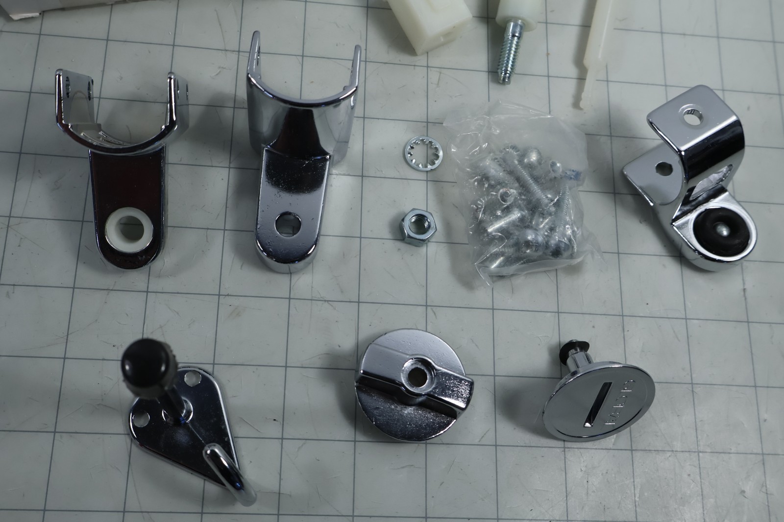 Global 40-8513500G Standard Door Hardware Kit Chrome Finish NEW