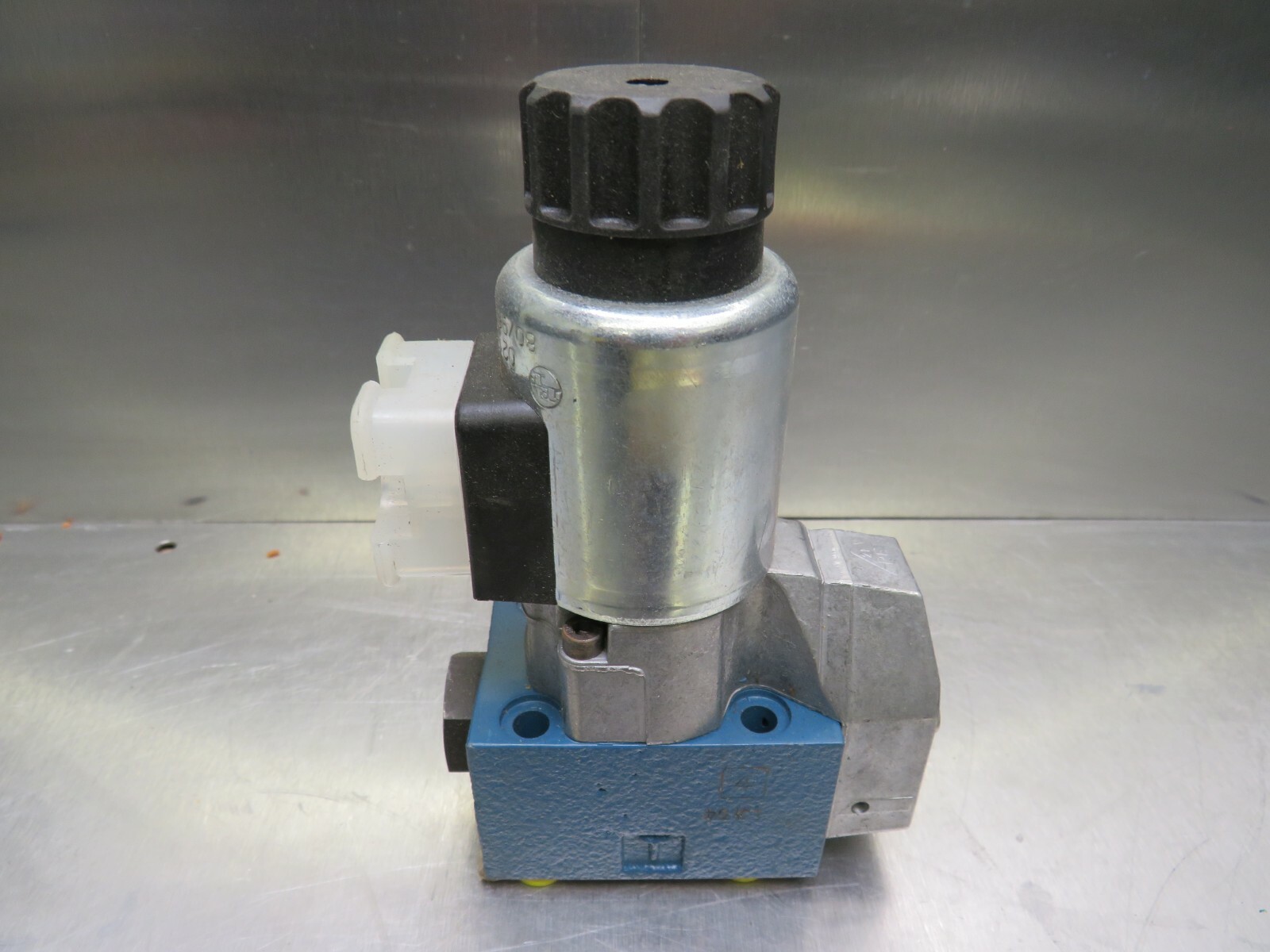 Rexroth R900051045 M-3SEW6C36/630 MG96N9K4 Hydraulic Valve