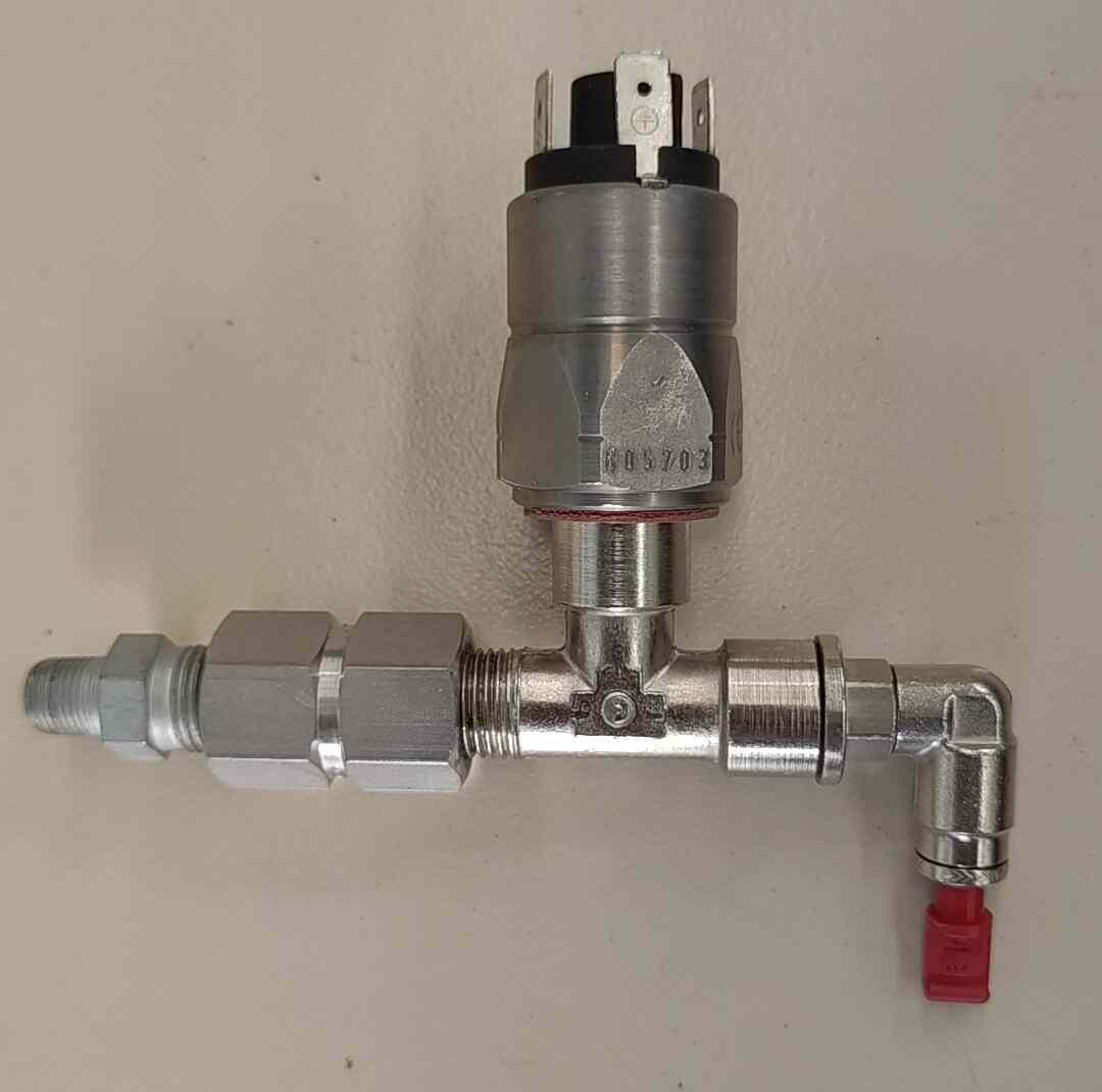 SUCO 0180-45703-1-003 Mechanical Diaphragm Pressure Switch As Shown
