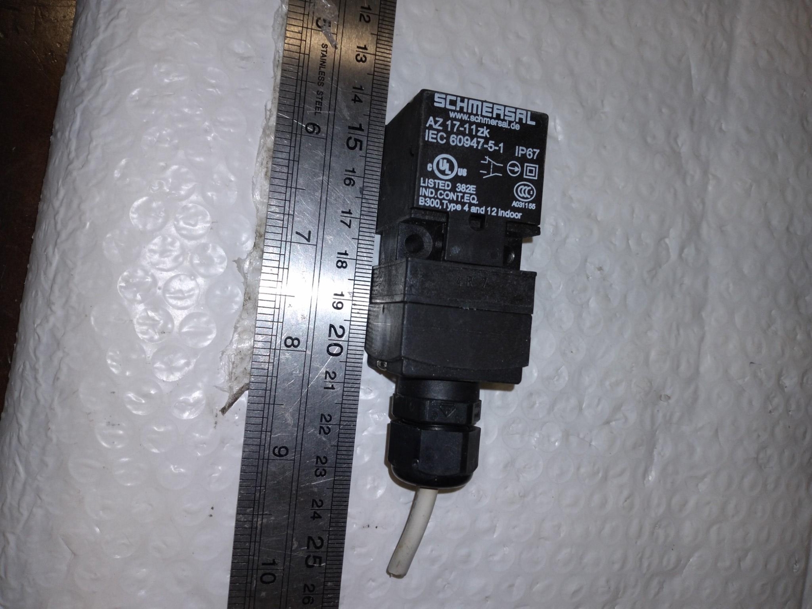 SCHMERSAL AZ 17-11 ZK 60947-5-1