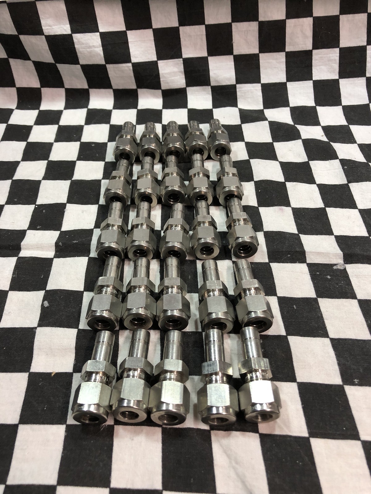 Lot Of 25, SWAGELOK Reducer 1/4″ x 3/8″ COMP, SS-500-R-6, SHIPSAMEDAY